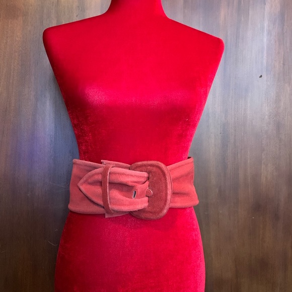 Ellen Tracy Wide Red Suede Belt - Picture 3 of 6